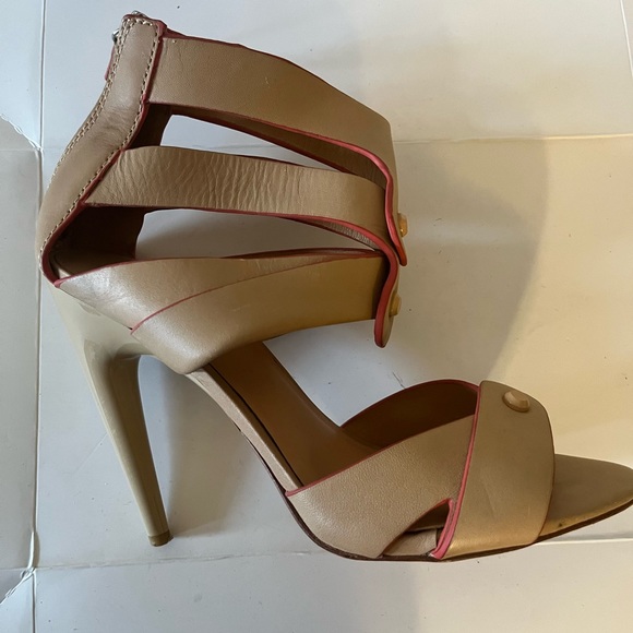 LAMB Tan with red accent heel - Picture 3 of 5